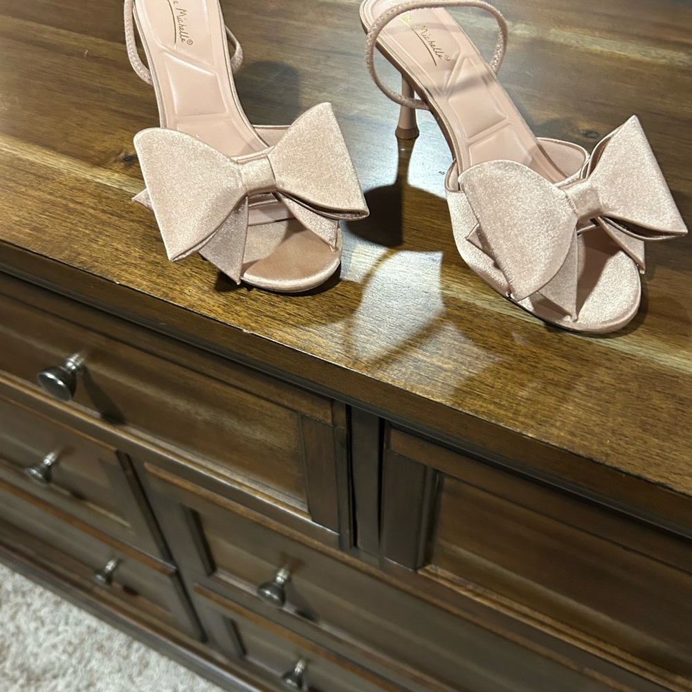 Anne Michelle Glitter Bow Heels in Pink